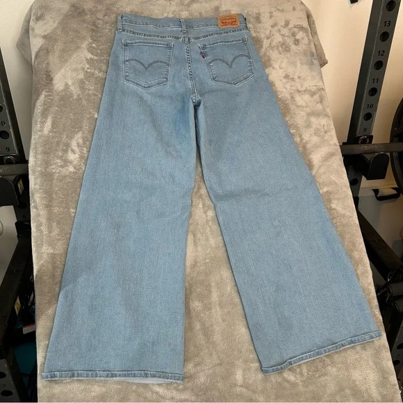 Levi’s 318 SHAPING WIDE LEG WOMEN'S JEANS Light Wash Color Blue Size 29 - Picture 8 of 16